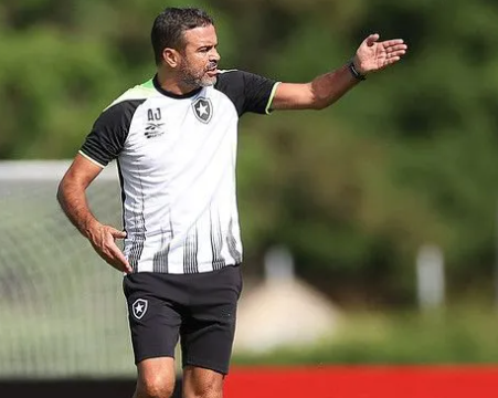 Artur Jorge define final do Botafogo como “jogo mais importante da carreira”