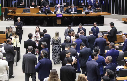 Câmara aprova criação de cadastro de pedófilos e inclui ao texto castração química a condenados