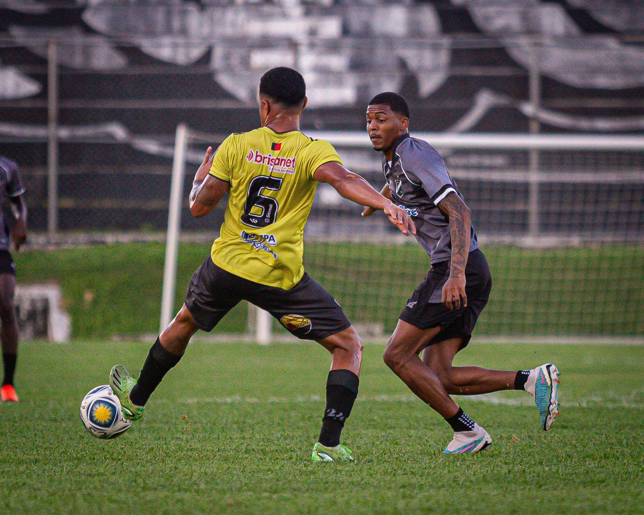 Empate sem gols, goleada da base e novo "coordenador"...