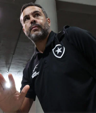 Artur Jorge deve deixar o Botafogo após ano histórico