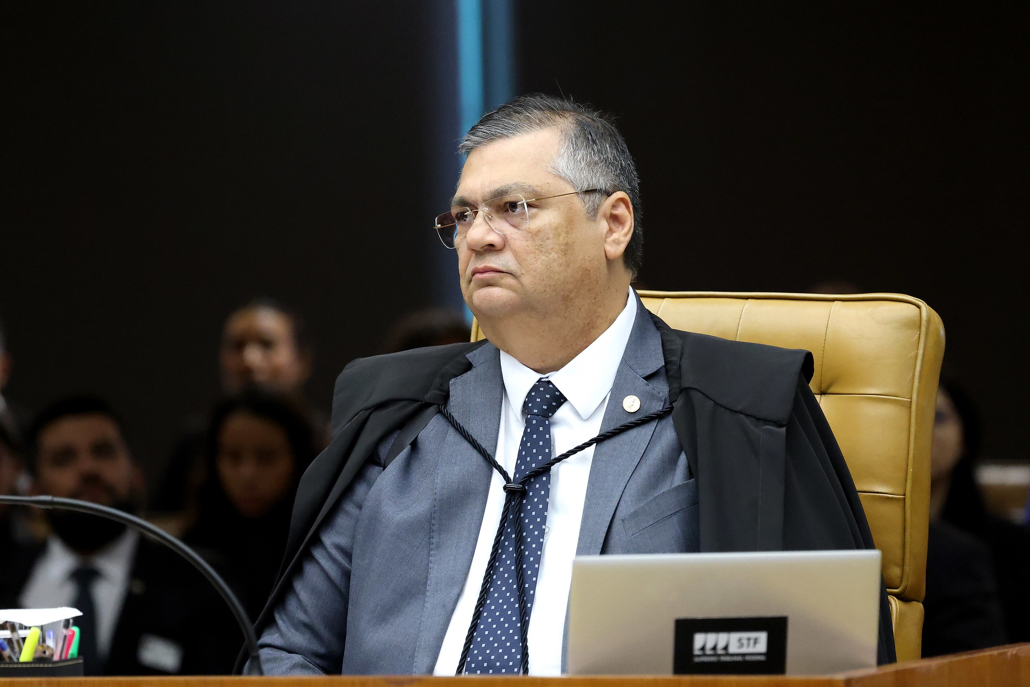 Flávio Dino determina suspensão de pagamento de R$ 4,2 bilhões emendas e pede investigação da PF