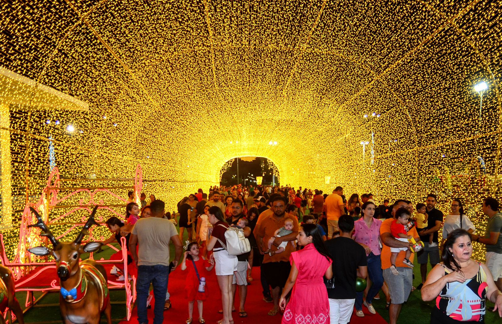 Estação Natal conta com presença do Papai Noel nesta terça-feira, véspera de Natal