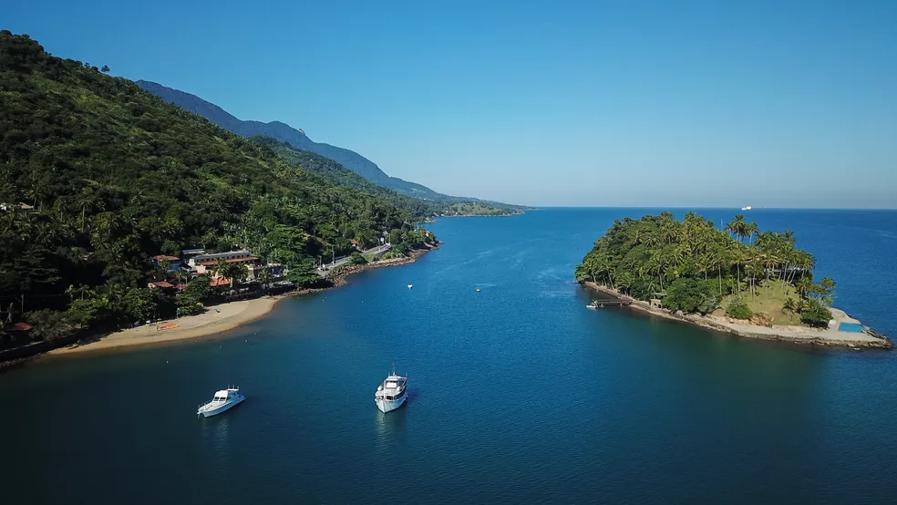 praia-das-pedras-miudas-e-ilha-das-cabras-2-lailson-santos-sectur-ilhabela.webp