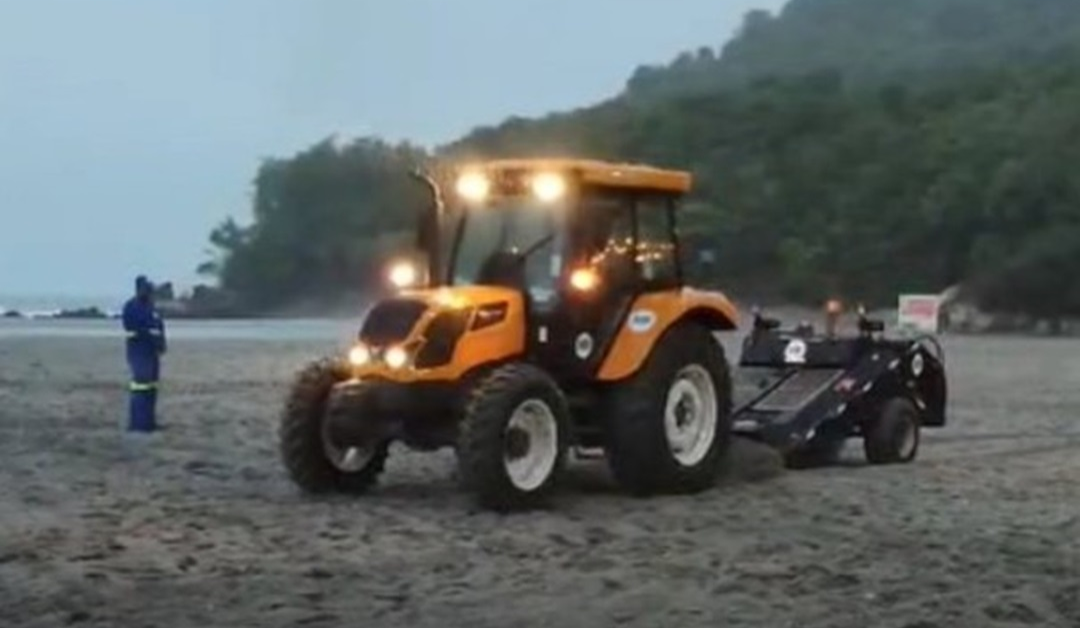 Limpeza mecanizada para remoção de rodolitos é iniciada na praia de Ponta Negra