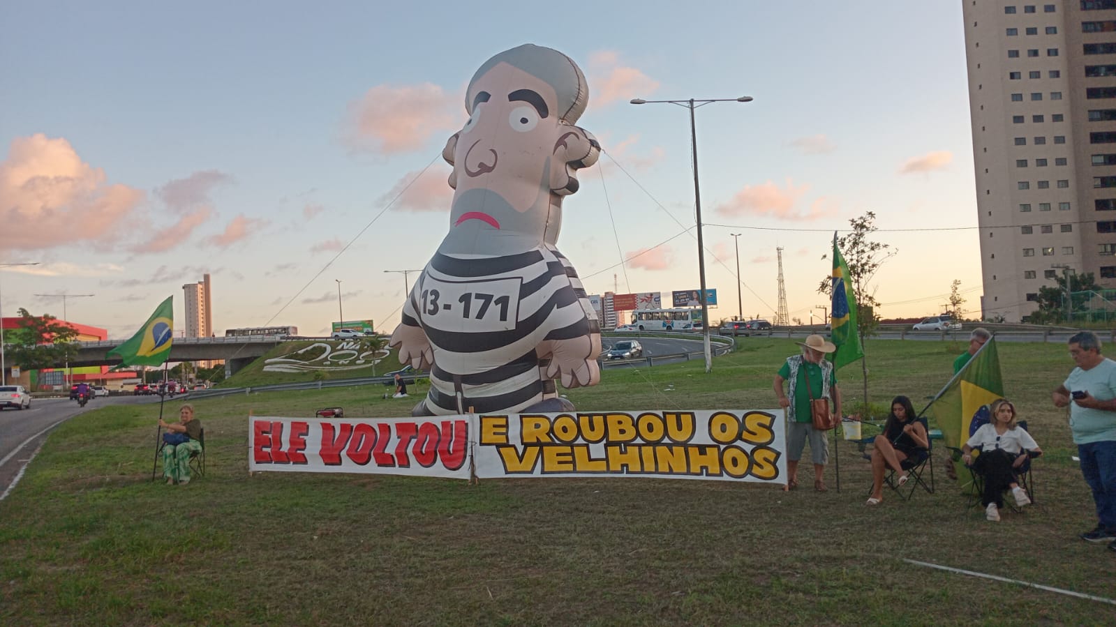 Pixuleco Natal - Força Democrática