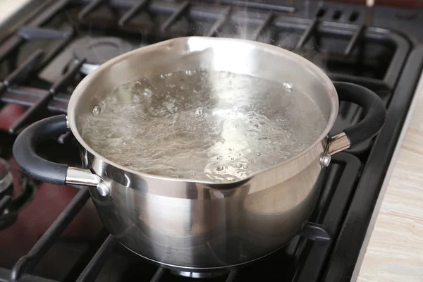depositphotos_133082290-stock-photo-water-boiling-into-saucepan.jpg