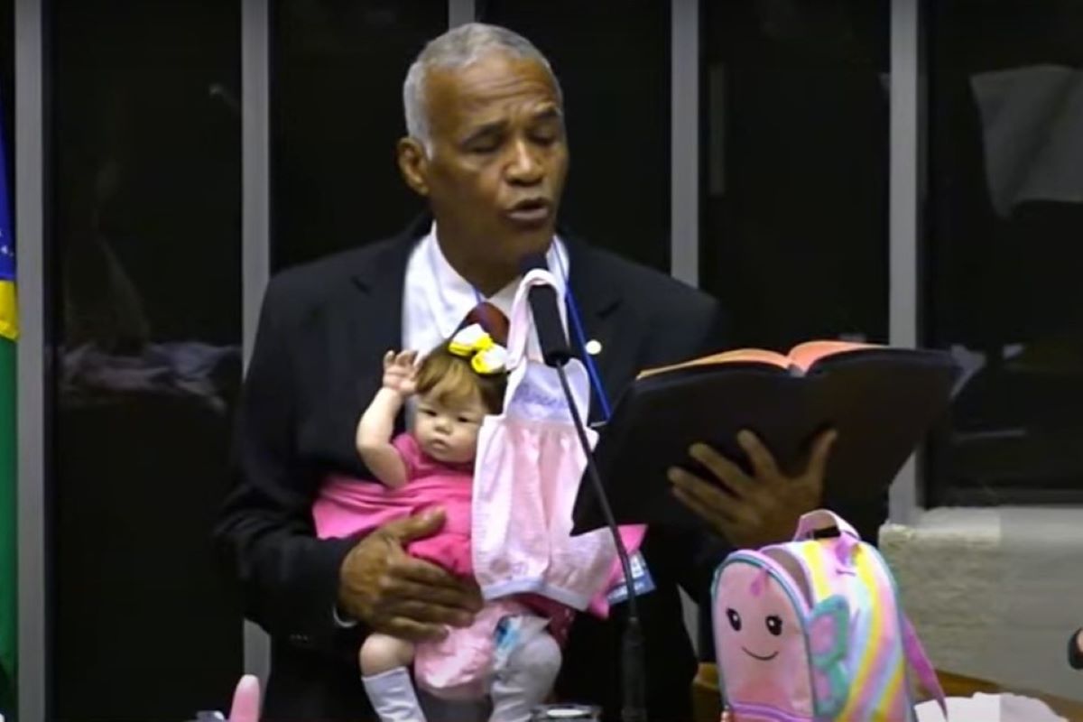 deputado-bebe-reborn.jpg