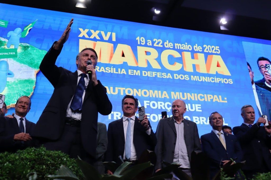 Bolsonaro 26 marcha Brasilia em defesa dos municípios | marcha prefeitos Brasilia