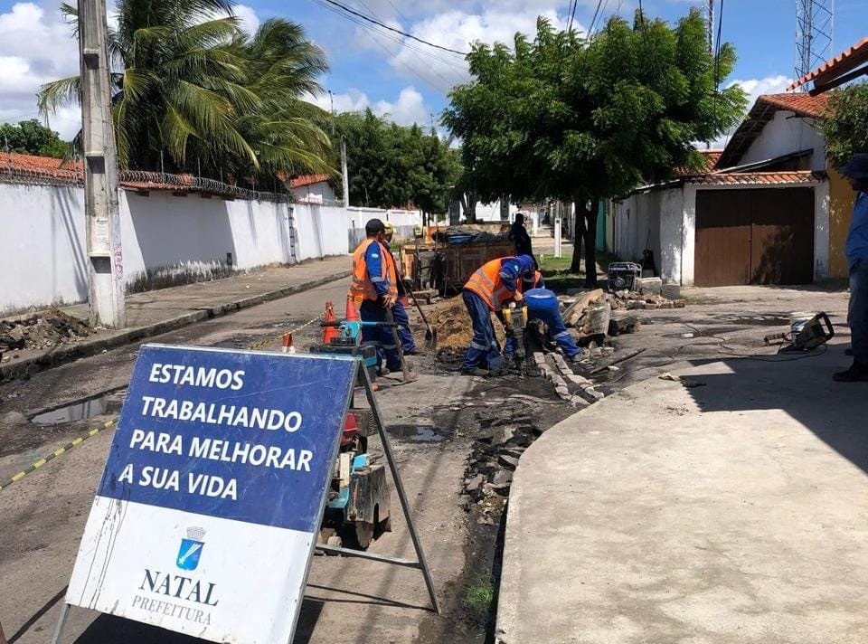 Conjunto Nova Natal recebe serviço de implantação de calhas e recuperação viária | Foto: Seinfra
