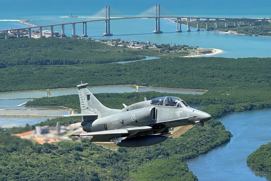 AF-1-Skyhawk-em-Natal-RN-1024x686 (1).jpg