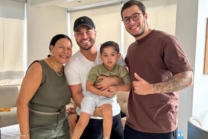 Filho Marília Mendonça e a família | Foto: Reprodução/Instagram