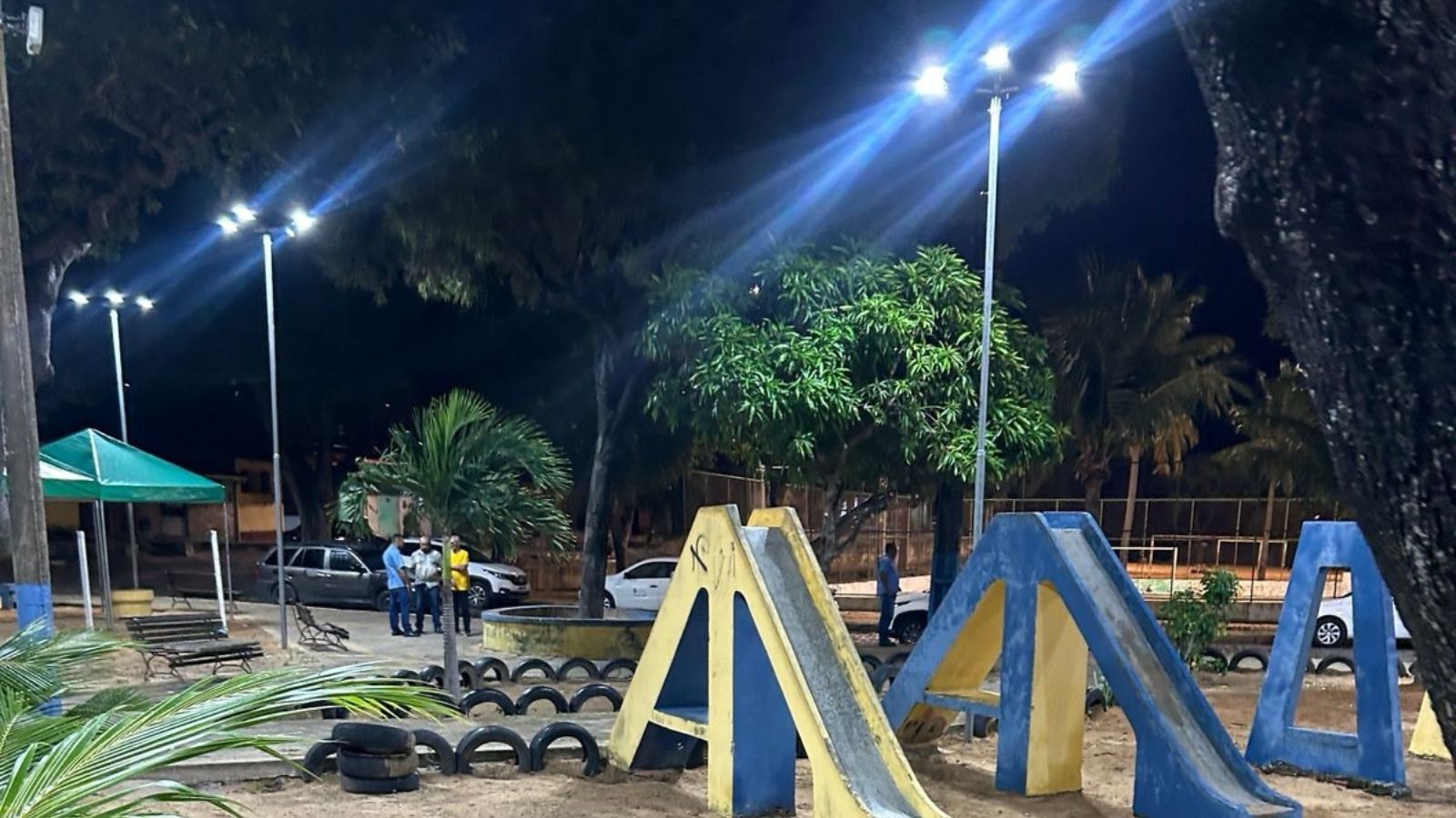 Praças de Pajuçara e Eldorado recebem nova iluminação em LED | Foto: Crédito: Semsur