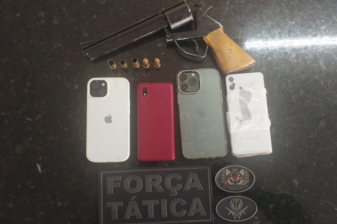 Suspeito de assaltar loja em shopping de Natal é preso com arma e celulares | Foto: Divulgação/PMRN
