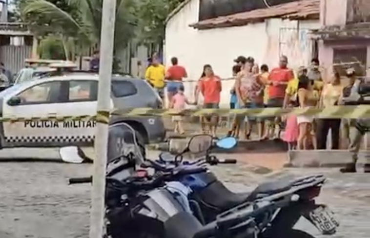 Atentado a tiros deixa filho d policial civil morto e outro jovem baleado na ZN de Natal