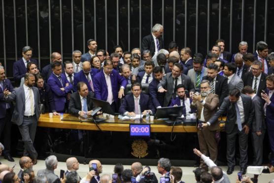 FireShot Capture 257 - Motim_ corregedoria tem 48h para analisar punição a deputados - Met_ - [www.metropoles.com].png