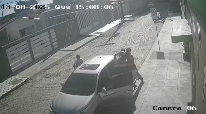 FireShot Capture 288 - [VIDEO] RN Mais Seguro_ Mulher tem carro roubado e é feita refém qu_ - [gustavonegreiros.com.br].png