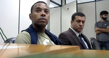 Imagens da audiência de custódia de Robinho, em Santos. Foto: Reprodução/Justiça Federal