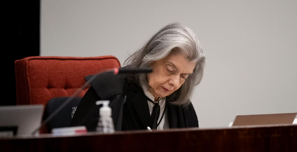 STF retoma julgamento de Bolsonaro com voto decisivo de Cármen Lúcia - Hugo Barreto