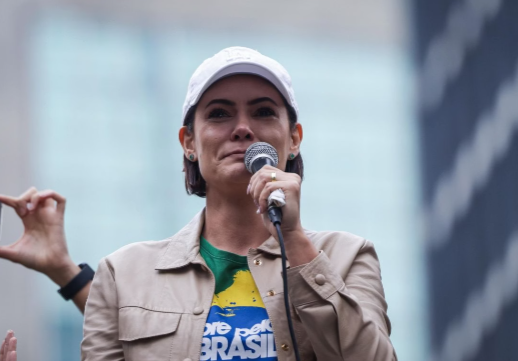FireShot Capture 132 - “Você já fez história”, diz Michelle sobre Bolsonaro após condenaçã_ - [www.metropoles.com].png