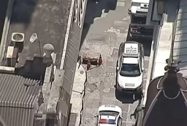 FireShot Capture 034 - Mulher cai em bueiro com 3 metros de profundidade no centro de SP -_ - [www.metropoles.com].png