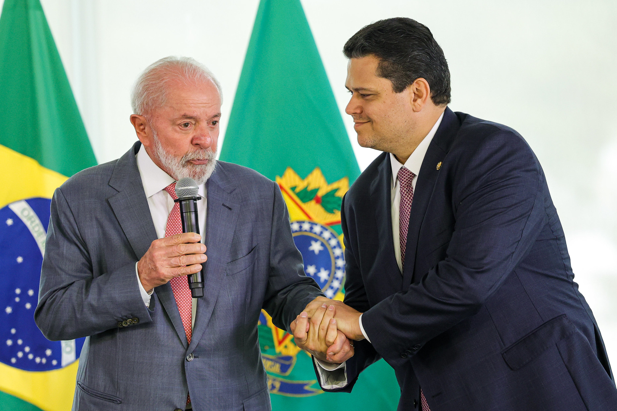 109994967-pa-brasilia-df-11-02-2025-presidente-lula-na-abertura-do-encontro-de-novos-prefeitos-e-p.avif