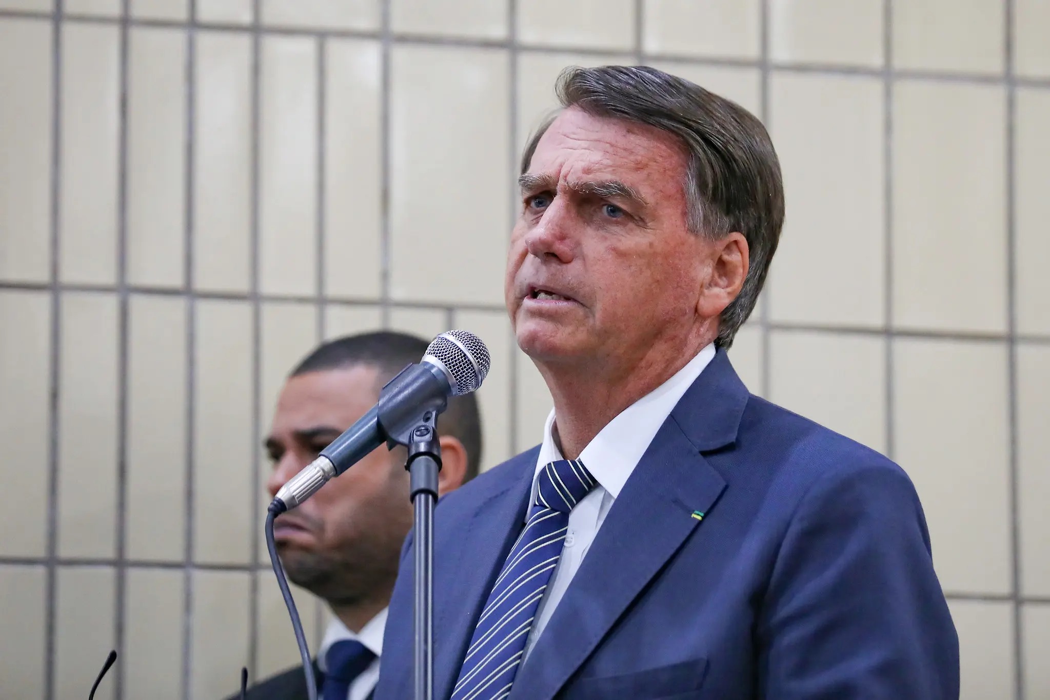 Defesa pede autorização a Moraes para que Bolsonaro passe por cirurgias para tratar soluços e hérnia. (Foto: Clauber Cleber Caetano/PR)