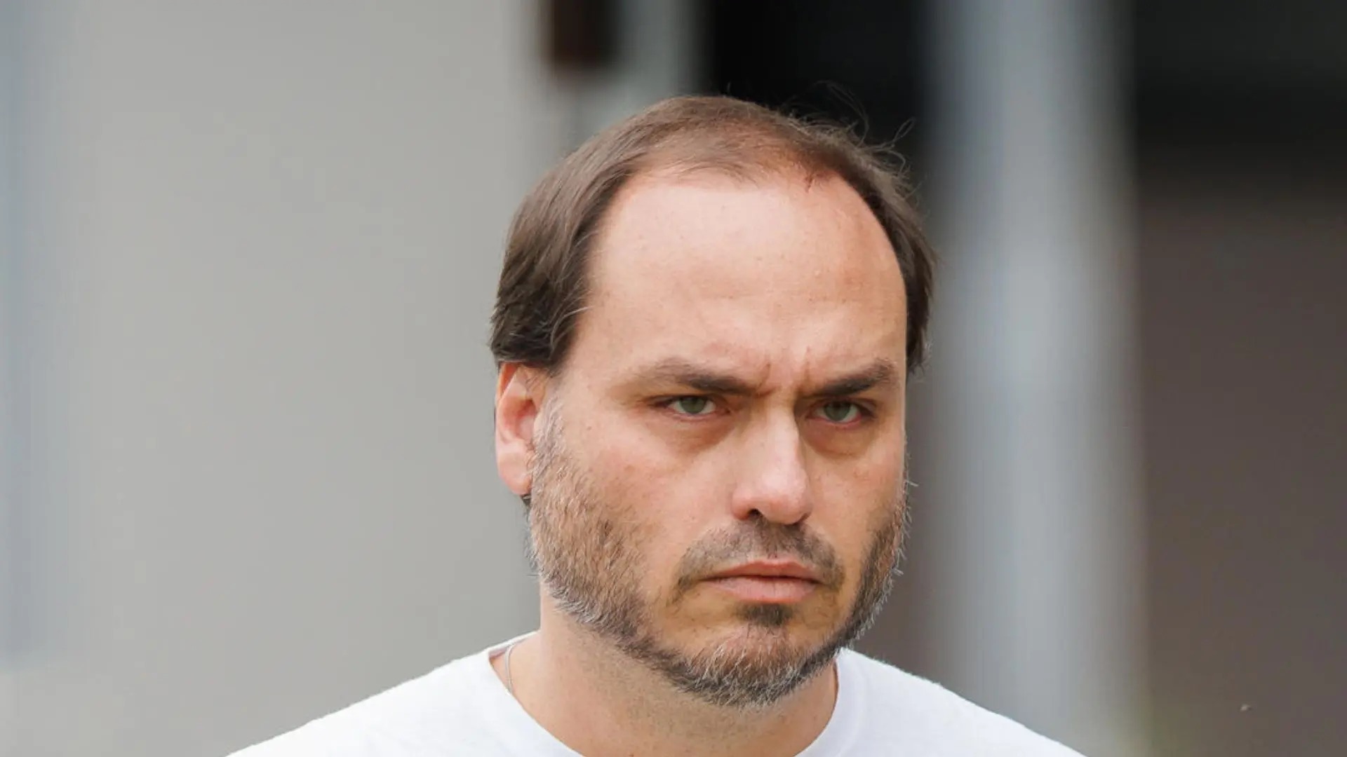 Carlos Bolsonaro: vai um xingamento, uma ofensinha aí? (Foto: EFE/Isaac Fontana)