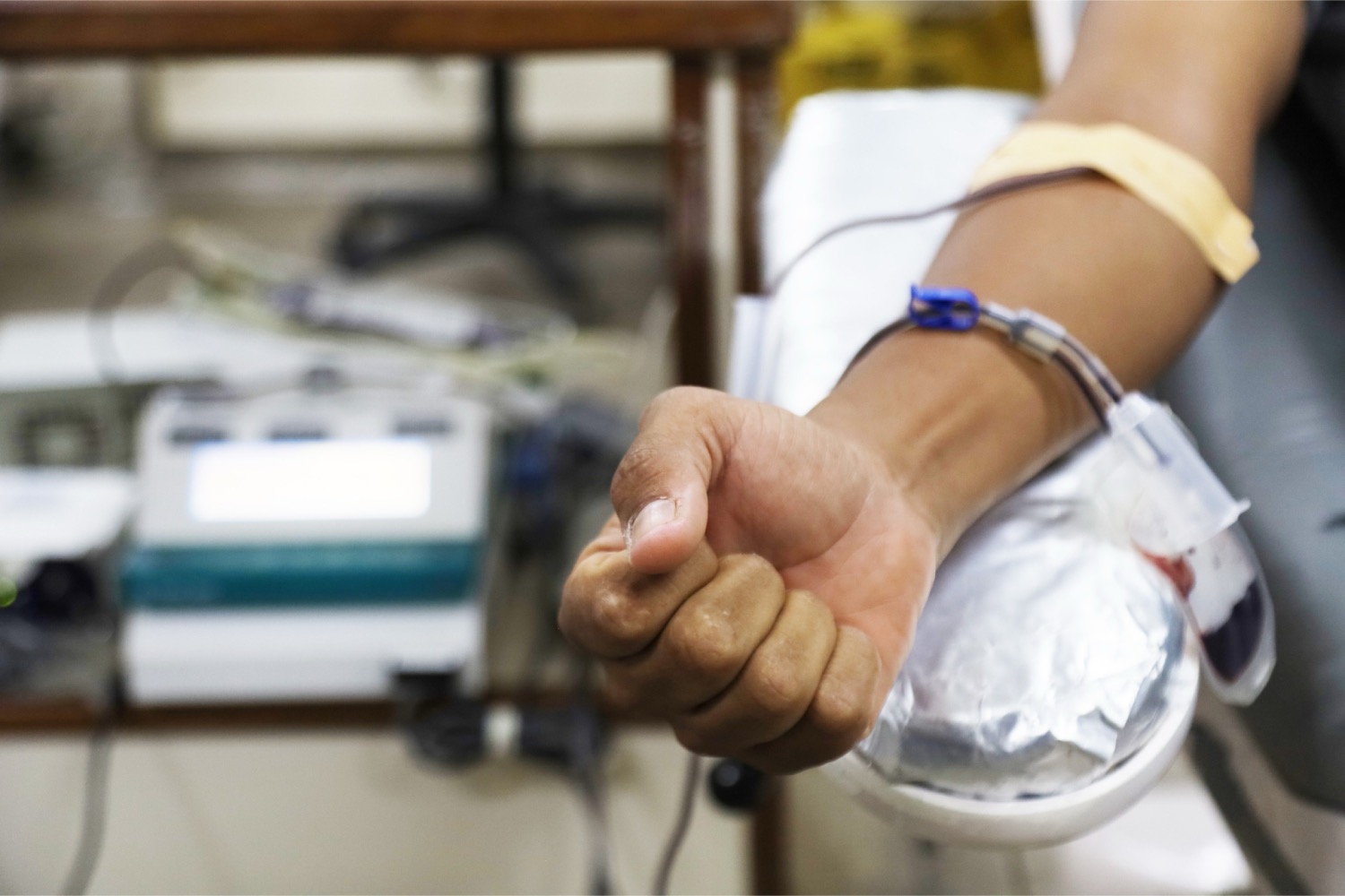 A baixa nos estoques atinge todos os tipos sanguíneos, com situação ainda mais preocupante entre os de fator negativo, que costumam ter menor número de doadores. - Foto: Sandro Menezes