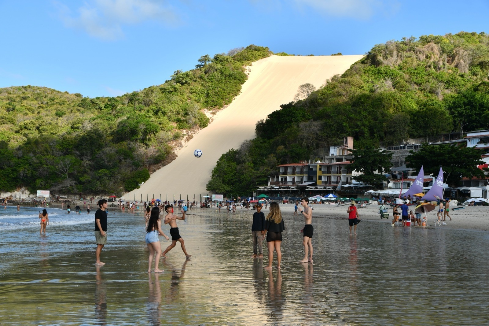 MORRO DO CARECA NA PRAIA DE PONTA NEGRA | Crédito: Foto: Magnus Nascimento/Secom