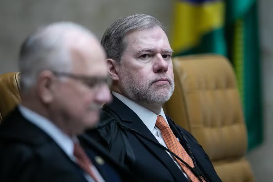 Dias Toffoli no Plenário do STF durante julgamento sobre responsabilização das redes sociais — Foto: Brenno Carvalho / Agência O Globo