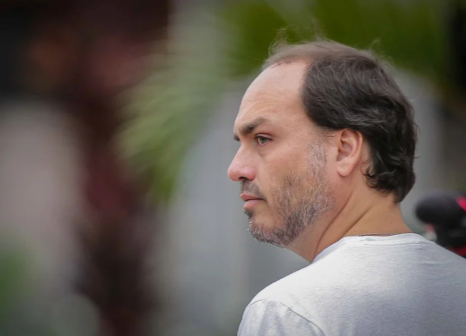 FireShot Capture 024 - Após visita, Carlos chama de “inacreditável” prisão do pai com dete_ - [www.metropoles.com].png