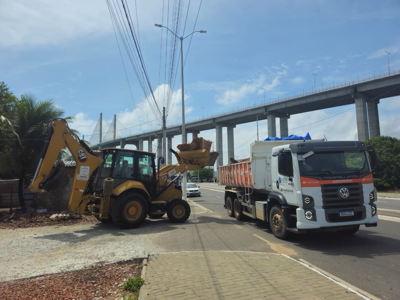 OBRAS NA AVENIDA DA ALEGRIA NA REDINHA | Crédito: Foto: Camille Melo/Assessoria Semurb