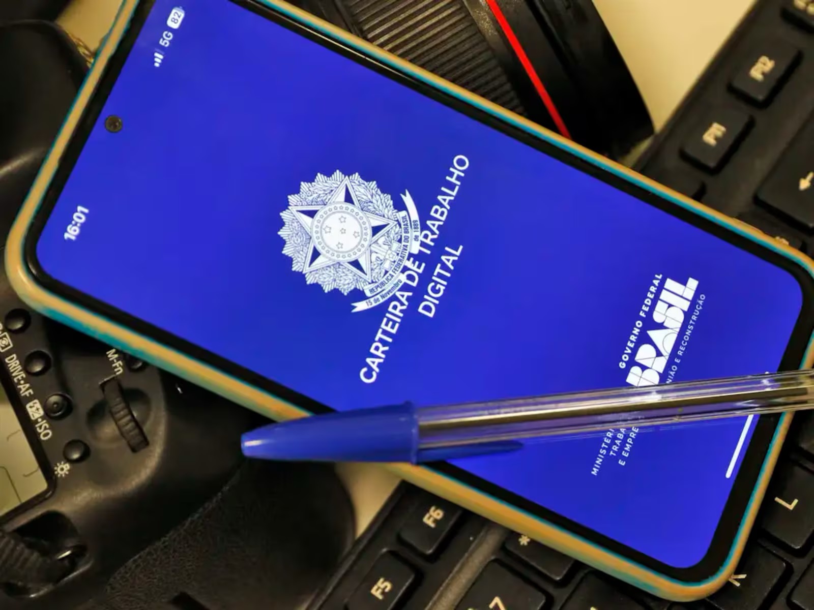 Carteira de trabalho digital | Bruno Peres/Agência Brasil - 30.04.2025