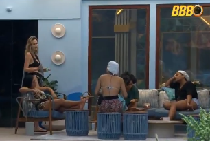 FireShot Capture 159 - UpdateCharts no X_ _MEU DEUS! Milena_ _Ninguém aqui tem medo de voc_ - [x.com].png