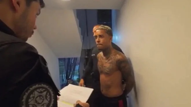 Funkeiro foi preso junto de outros influenciadores em operação que investiga lavagem de dinheiro e evasão de divisas por criptoativos. (Foto: divulgação/Polícia Civil do Rio de Janeiro)