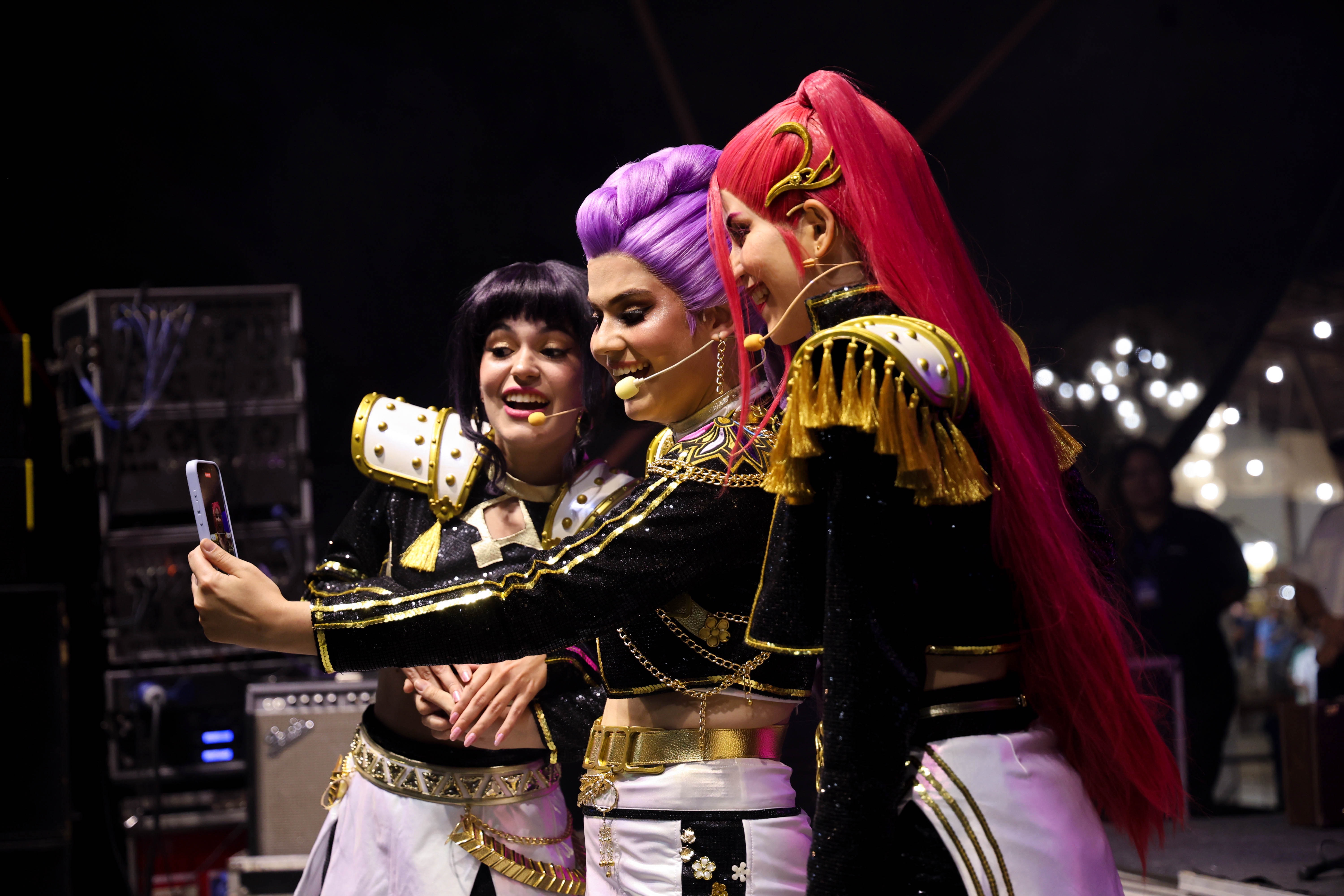 A apresentação aposta em figurinos impactantes, coreografias sincronizadas e muita interação com o público, em um show vibrante inspirado nos maiores grupos de K-pop da atualidade - Foto: divulgação Idema