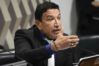 Senador Magno Malta (PL-ES) durante sessão da CPMI do 8 de Janeiro  • Jefferson Rudy/Agência Senado