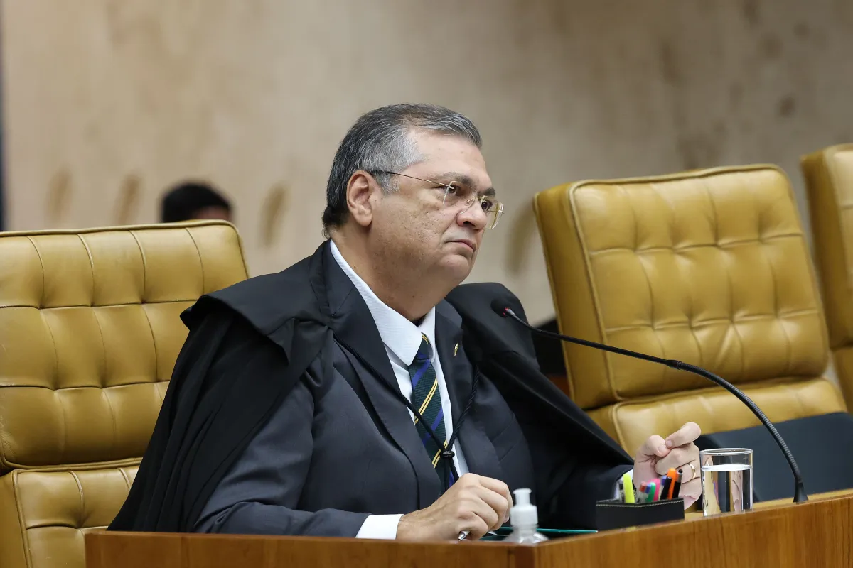 ministro-flavio-dino-plenario-stf.webp
