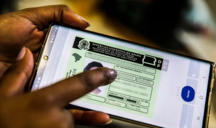 FireShot Capture 076 - Brasil bate recorde de habilitações e economiza R$ 2,1 bilhões após_ - [noticias.r7.com].png