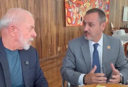 Lula e o diretor-geral da PF, Andrei Rodrigues (//Reprodução) 