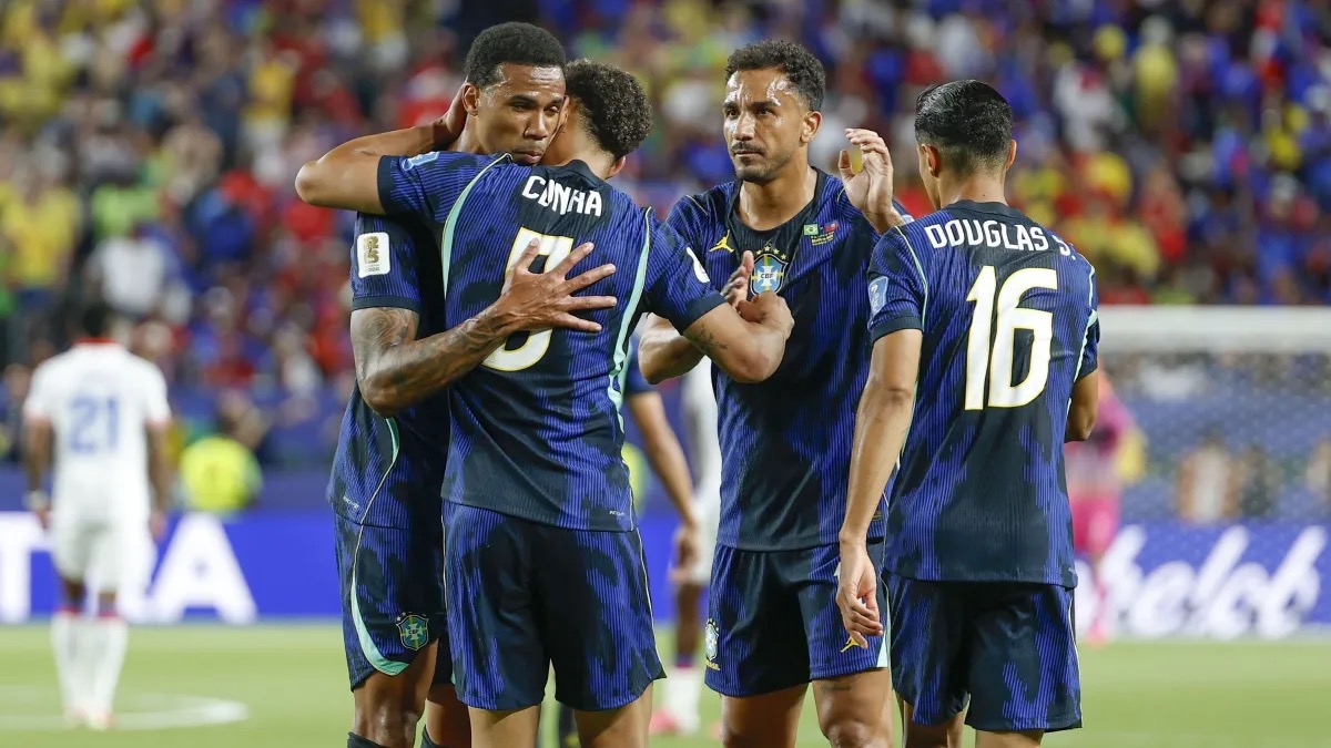 Jogadores da Seleção celebram um dos gols da vitória brasileira sobre o Haiti  • Rafael Ribeiro / CBF