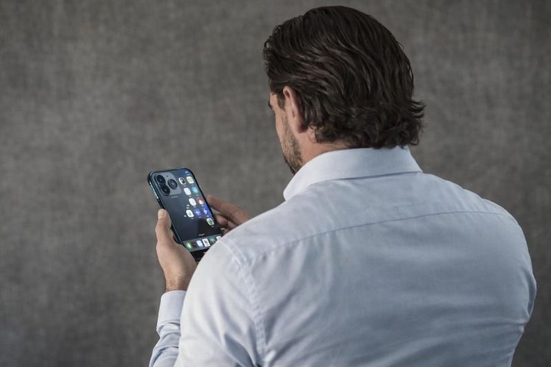 DANIEL VORCARO NO CELULAR | IMAGEM GERADA POR IA