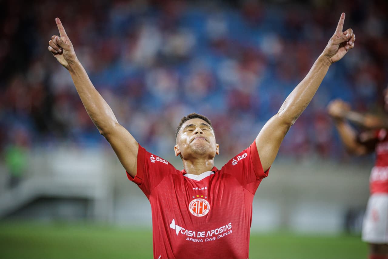 LUÍS THIAGO AMÉRICA.jpg