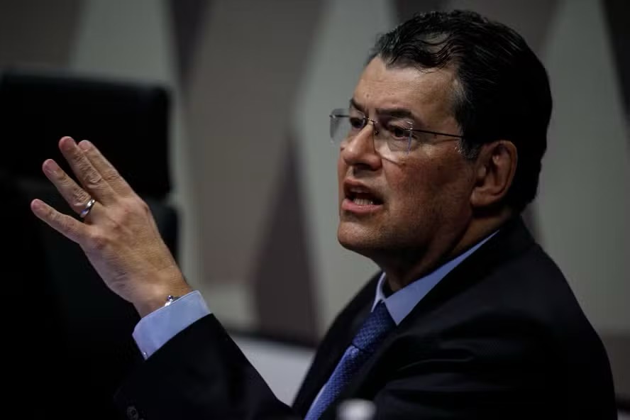 O senador Eduardo Braga (MDB-AM) vai concorrer ao Governo do Amazonas — Foto: Brenno Carvalho / Agência O Globo