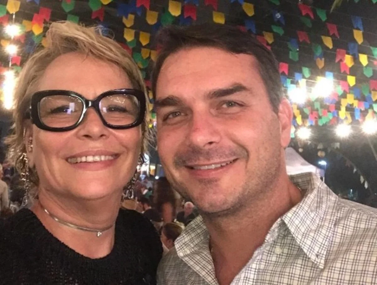 rogeria-e-flavio-bolsonaro.webp