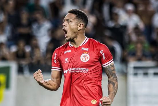 Wellington Tanque