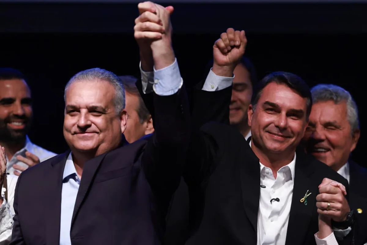 alfredo-gaspar-pl-al-e-flavio-bolsonaro-pl.webp