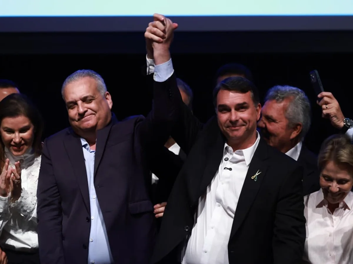 afredo-gaspar-e-flavio-bolsonaro.webp