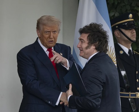 TRUMP E MILEI.jpg
