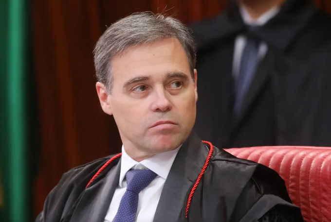 MENDONÇA.png